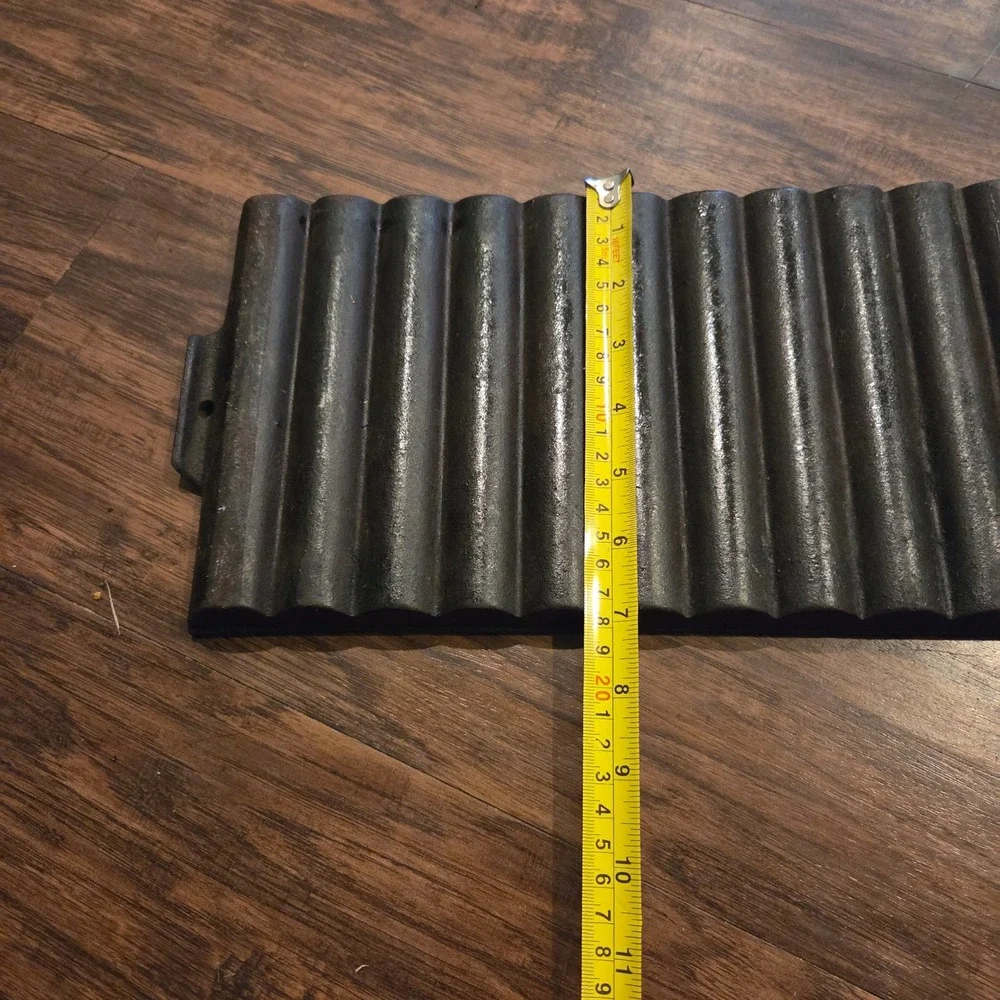 Vintage Cast Iron Cornbread Stick Pan 11 Slot Cornstick Baking Mold Bakeware